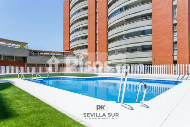 Piso en alquiler en Calle Hermes, Bellavista (Distrito Bellavista-La Palmera. Sevilla Capital) de 950 €<span>/mes</span>