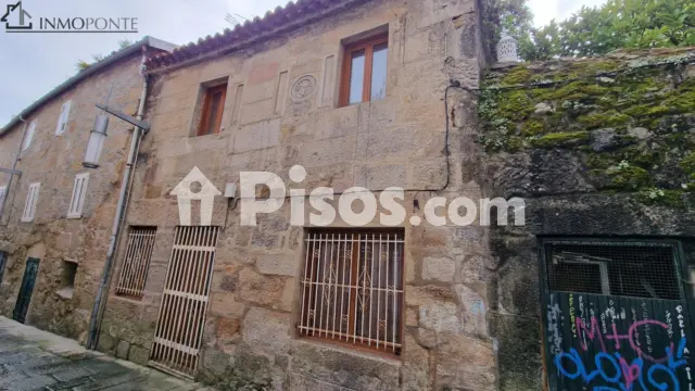 Casa adosada en venta en Zona Monumental, Centro-Echegaray (Pontevedra Capital) de 210.000 €