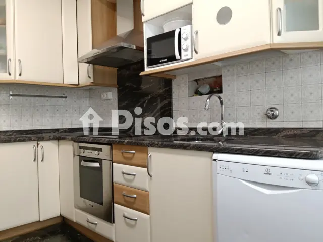 Piso en alquiler en Calle de Isaac Albéniz, Milagrosa - Arrosadia (Pamplona - Iruña) de 1.200 €<span>/mes</span>