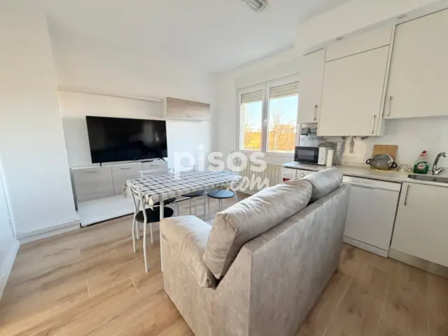 Piso en alquiler en Calle del Ebro, El Campillo-Norte (Logroño) de 750 €<span>/mes</span>