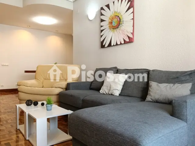Piso en alquiler en Travesía de Acella, Ermitagaña-Mendebaldea-Etxabakoitz (Pamplona - Iruña) de 1.600 €<span>/mes</span>