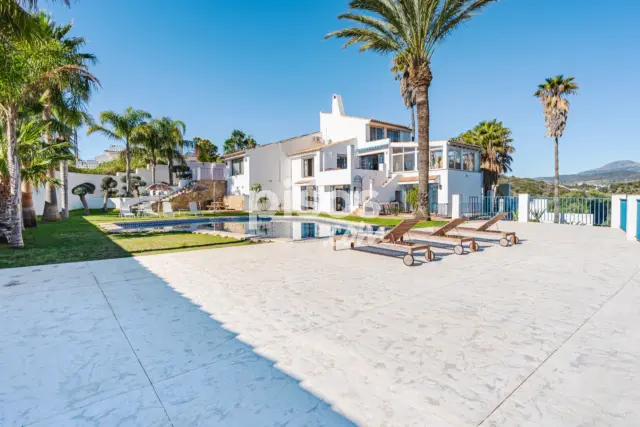 Chalet en venta en Playa Bahía Dorada, Playa Bahía Dorada (Estepona) de 1.495.000 €