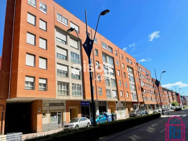 Apartamento en alquiler en El Crucero, Crucero-Pinilla (León Capital) de 700 €<span>/mes</span>