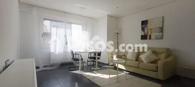 Piso en alquiler en Calle Villavalencia, A Carballeira (Ourense Capital) de 800 €<span>/mes</span>