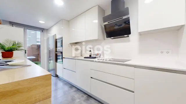 Casa en venta en Calle Lisboa, Burlada - Burlata de 543.000 €