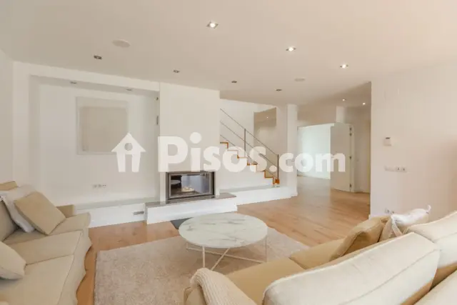 Casa en alquiler en Aranguren, Aranguren de 2.350 €<span>/mes</span>