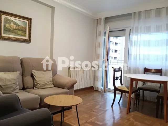 Piso en alquiler en Calle de Alfonso 'El Batallador', Iturrama-Azpilagaña (Pamplona - Iruña) de 900 €<span>/mes</span>