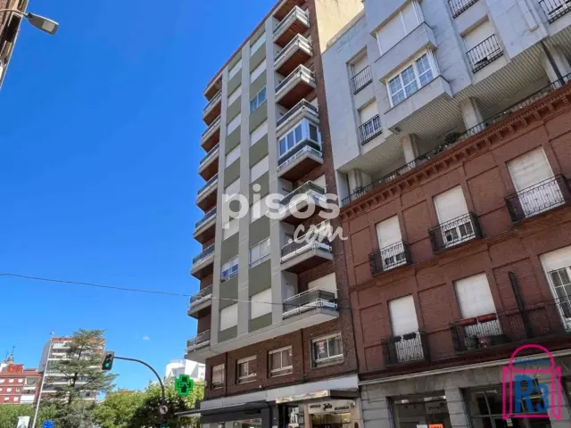 Apartamento en alquiler en Avenida del Padre Isla, cerca de Avenida del Suero de Quiñones, Centro Ciudad (León Capital) de 800 €<span>/mes</span>