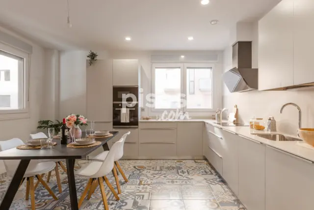 Piso en venta en Calle Santos de Ochandotegui, Número 54, Buztintxuri (Pamplona - Iruña) de 269.000 €