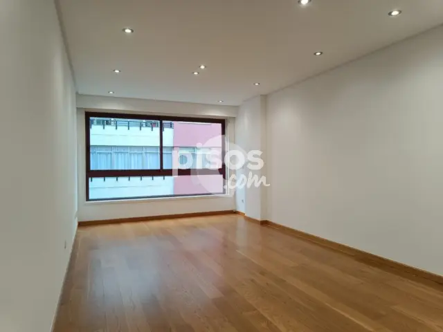 Piso en alquiler en Doctor Fleming, Centro (Ourense Capital) de 1.100 €<span>/mes</span>