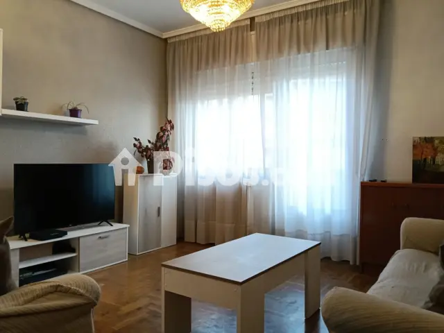 Piso en alquiler en Calle de Goroabe, Milagrosa - Arrosadia (Pamplona - Iruña) de 1.200 €<span>/mes</span>