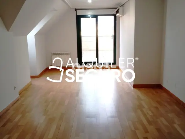 Ático en alquiler en Parquesol, Parquesol (Valladolid Capital) de 1.200 €<span>/mes</span>