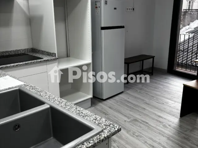 Piso en venta en Al Lado de La Plaza del Ayuntamiento. en Centre por 109.900 €
