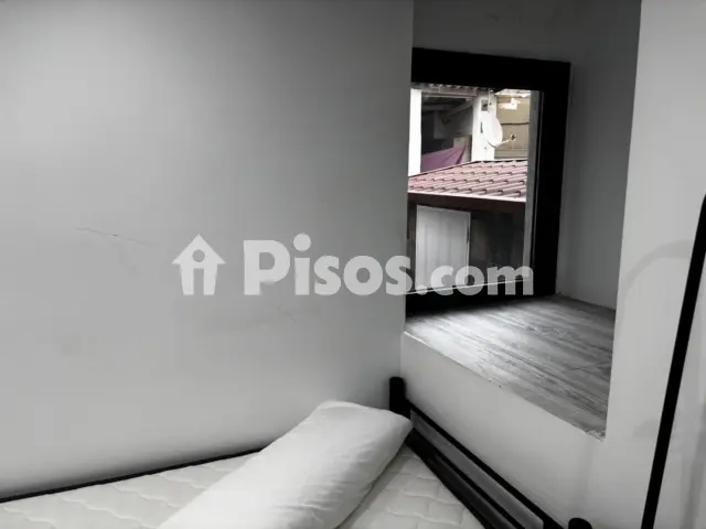 Piso en venta en Al Lado de La Plaza del Ayuntamiento en Centre por 129.000 €