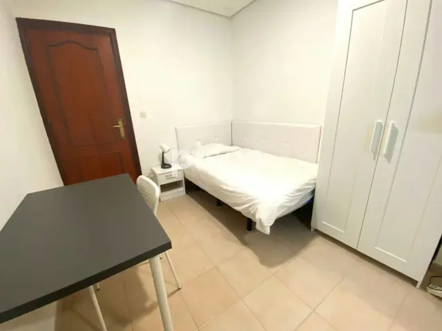 Habitación en alquiler en San Gil, San Gil (Distrito Casco Antiguo. Sevilla Capital) de 440 €<span>/mes</span>