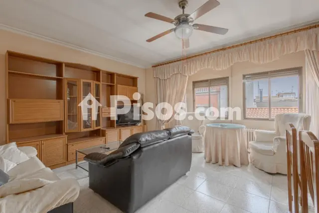 Casa unifamiliar en venta en Calle >C. Ave María, Número >