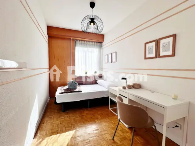 Habitación en alquiler en Valdezarza, Valdezarza (Distrito Moncloa-Aravaca. Madrid Capital) de 625 €<span>/mes</span>