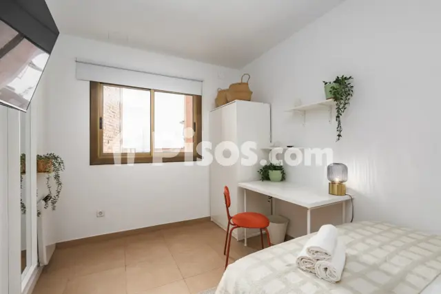 Habitación en alquiler en El Carmel, El Carmel (Distrito Horta-Guinardó. Barcelona Capital) de 595 €<span>/mes</span>