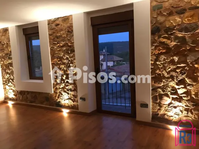 Casa adosada en venta en Cuadros, Cuadros de 300.000 €