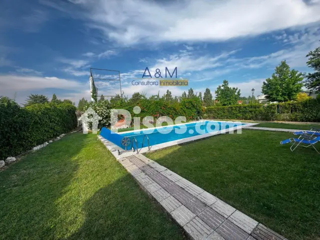 Chalet en venta en Viana de Cega, Viana de Cega de 395.000 €