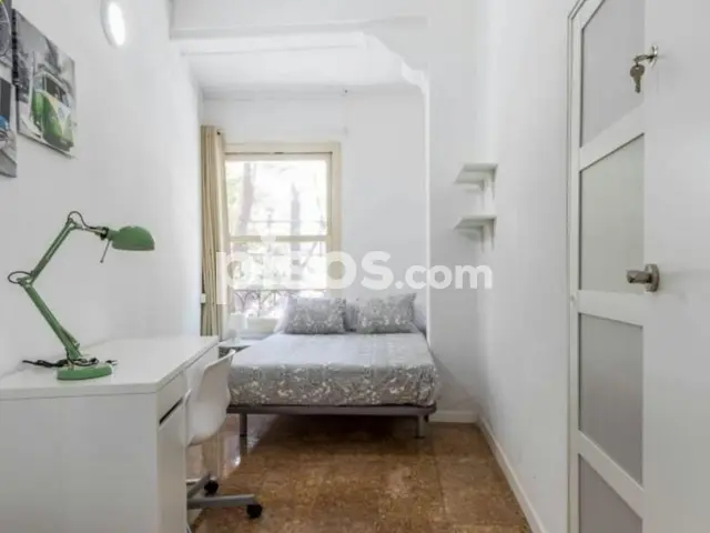 Habitación en alquiler en Gran Via, Gran Via (Distrito L'Eixample. València Capital) de 445 €<span>/mes</span>
