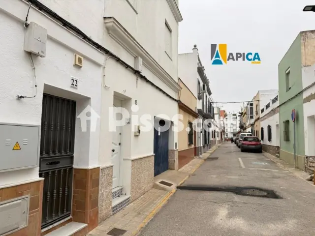 Casa en venta en Núcleo Urbano-Urbanizaciones, Núcleo Urbano-Urbanizaciones (Chiclana de la Frontera) de 165.000 €