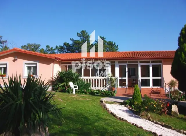 Chalet en venta en Calle Cruceiro de Roo, Outes de 1.800.000 €