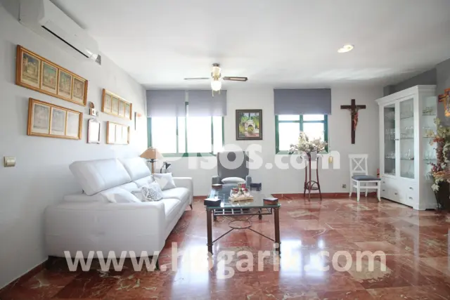 Chalet adosado en venta en Centro - Vista 2
