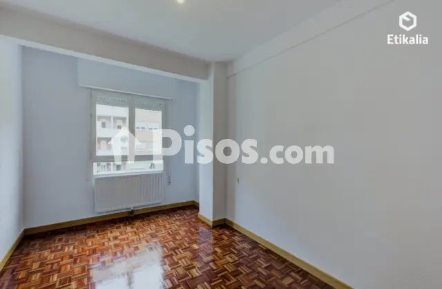 Piso en venta en Calle de las Juntas Generales, cerca de Alfontso XI.aren Kalea, Lakua-Arriaga (Vitoria - Gasteiz) de 285.000 €