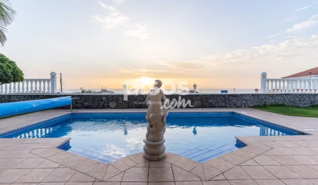 Chalet en venta en Playa La Arena, Santiago del Teide de 1.150.000 €
