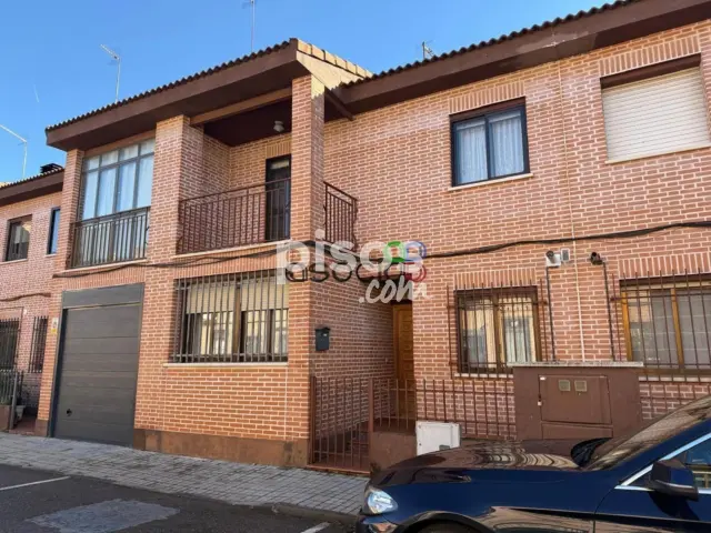 Casa adosada en venta en Marchamalo, Marchamalo de 289.000 €