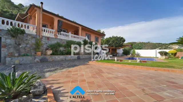 Chalet en venta en La Pineda, Bigues (Bigues i Riells del Fai) de 435.000 €
