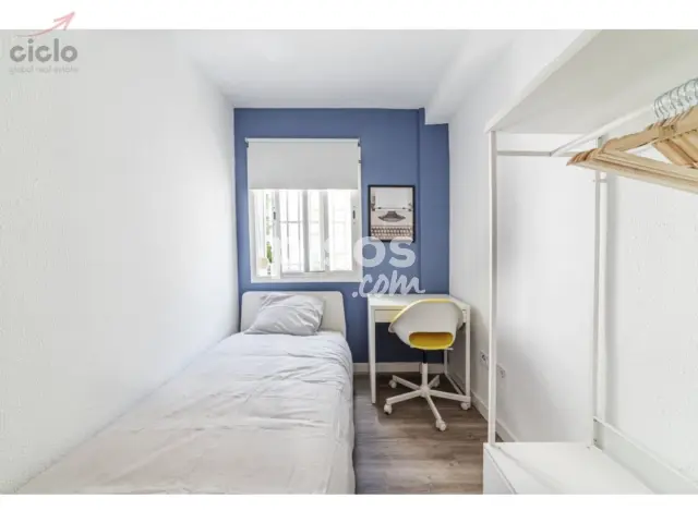 Estudio en alquiler en Sevilla, León XIII-Cruz Roja (Distrito Macarena. Sevilla Capital) de 300 €<span>/mes</span>