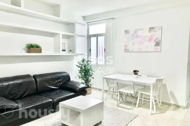 Piso en alquiler en Calle Leoncillos, número ., Santa Catalina (Distrito Casco Antiguo. Sevilla Capital) de 899 €<span>/mes</span>