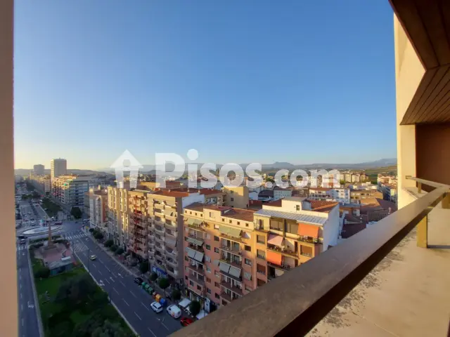 Piso en alquiler en Calle Avenida Solidaridad, Centro (Logroño) de 1.200 €<span>/mes</span>