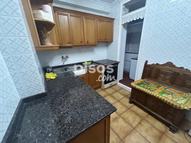 Piso en alquiler en Avenida de Cabuérniga, Centro (Torrelavega) de 1.100 €<span>/mes</span>