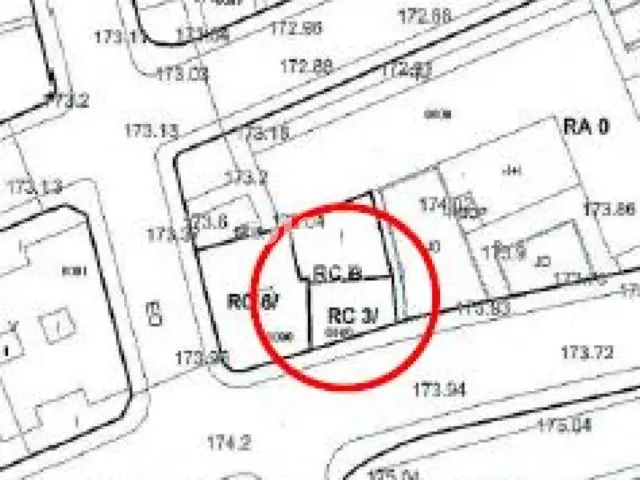 Terreno en venta en Calle de la Tenderina Baja, cerca de Calle del Río Sella, Ventanielles (Oviedo) de 50.000 €