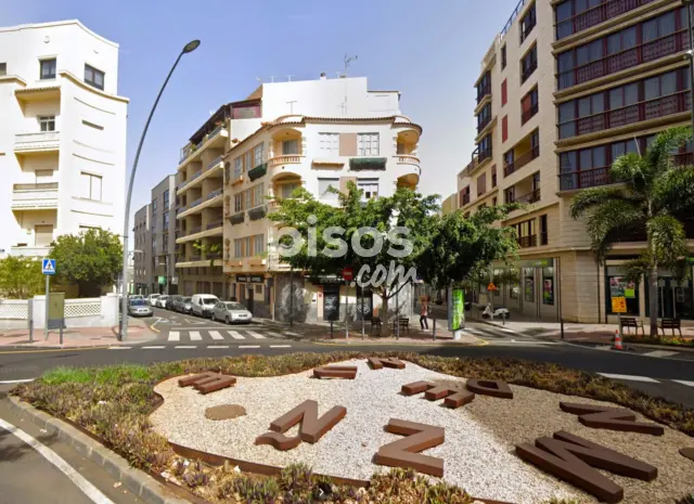Casa en venta en Calle Méndez Núñez, 94, Toscal (Distrito Centro-Ifara. Santa Cruz de Tenerife Capital) de 880.000 €