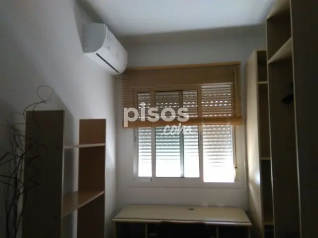 Habitación en alquiler en Avenida de Europa, 101, cerca de Calle de Térmoli, Montequinto-El Colmenar (Dos Hermanas) de 350 €<span>/mes</span>