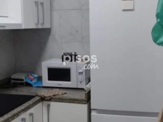 Habitación en alquiler en Calle del General Espartero, 61, cerca de Calle del Doctor Buades, Carolinas (Distrito Pla-Carolinas. Alicante - Alacant) de 300 €<span>/mes</span>