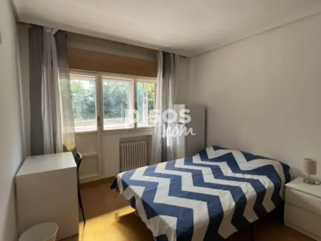 Habitación en alquiler en Calle de Gutiérrez Herrero, 10, La Magdalena-Versalles (Avilés) de 350 €<span>/mes</span>