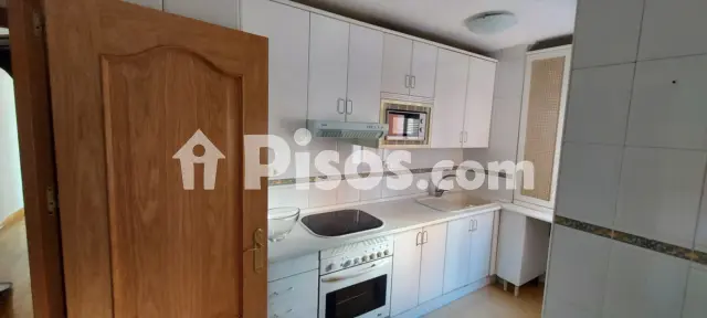 Habitación en alquiler en Calle Buendía, 4, Nueva Alcalá (Distrito Reyes Católicos. Alcalá de Henares) de 450 €<span>/mes</span>
