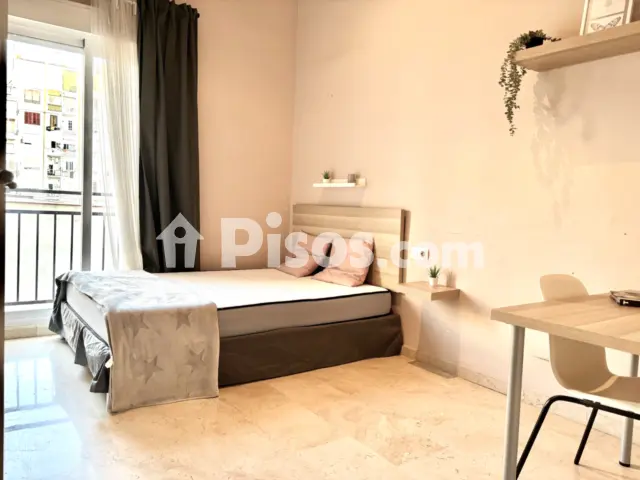 Habitación en alquiler en Calle del Conde de Altea, 32, cerca de Carrer de Joaquín Costa, Gran Via (Distrito L'Eixample. València Capital) de 690 €<span>/mes</span>