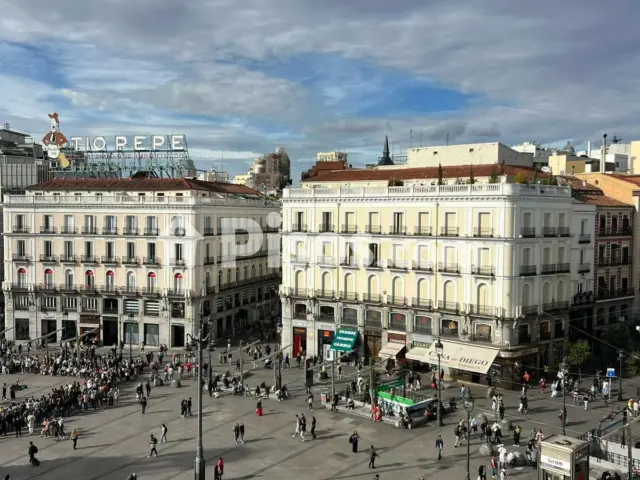 Habitación en alquiler en Plaza de la Puerta del Sol, 5, Sol (Distrito Centro. Madrid Capital) de 1.200 €<span>/mes</span>