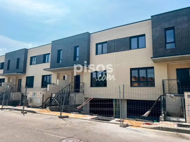 Promoción Chalets en La Candamia, Calle Cela 9. Villaquilambre de 305.000 €