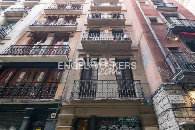 Promoción histórica reformada en el corazón del Gótico, El Barri Gòtic (Distrito Ciutat Vella. Barcelona Capital) de 450.000 €