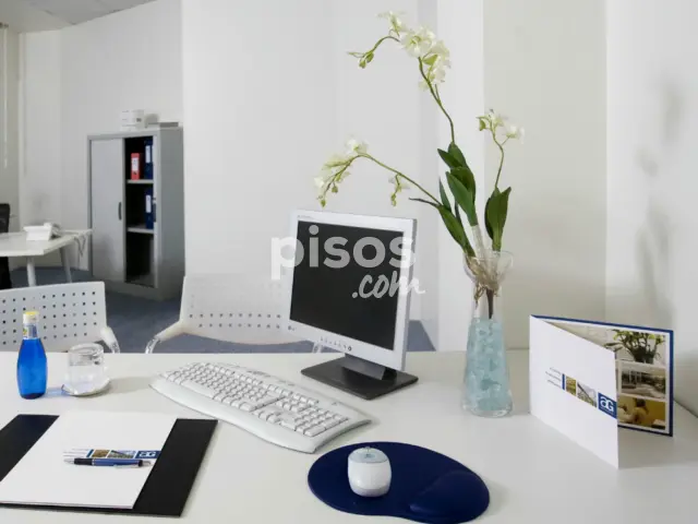 Oficina en alquiler en Calle de Colón, Centro-Areal (Distrito Casco Urbano. Vigo) de 550 €<span>/mes</span>