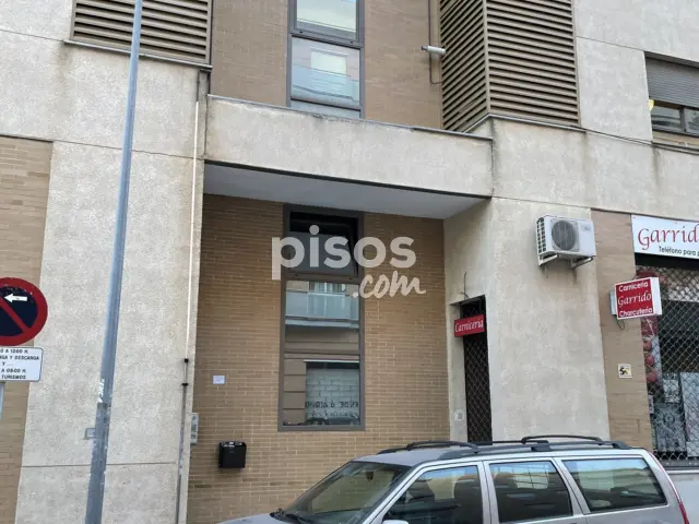 Piso en alquiler en Calle de Salvador Madrigal Rasero, 1, Barrio Bajo (San Juan de Aznalfarache) de 825 €<span>/mes</span>
