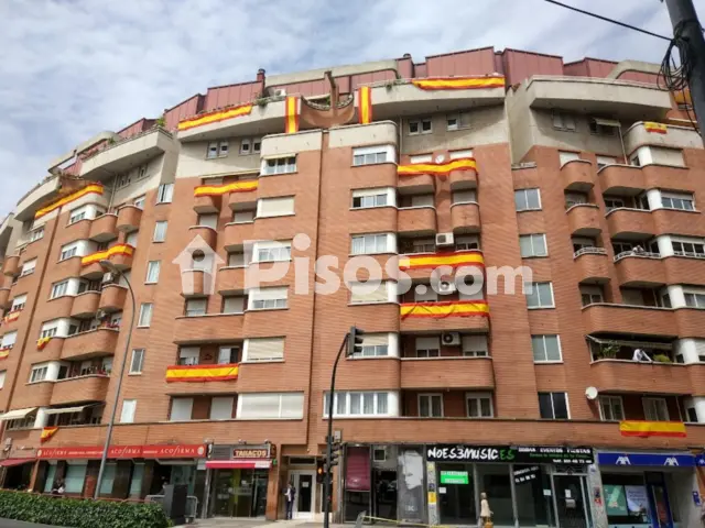Piso en alquiler en Calle del General Vara de Rey, 72, cerca de Calle de los Duques de Nájera, Centro (Logroño) de 1.000 €<span>/mes</span>