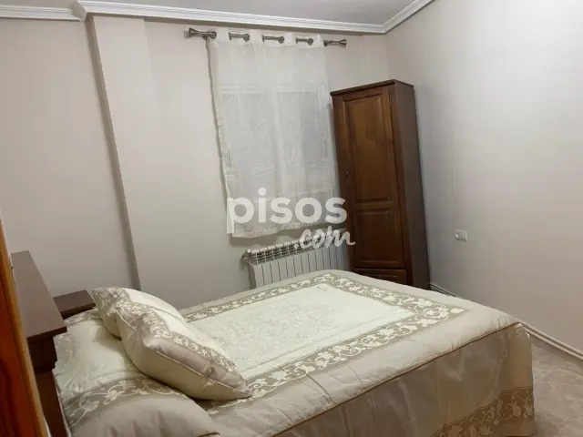 Piso en alquiler en Avenida de Salamanca, 1, Plasencia de 400 €<span>/mes</span>